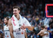 一号娱乐-凯恩新星赛况扑朔迷离表现惊艳，FPX未来可期！的简单介绍