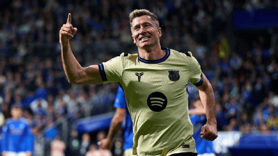 包含莱万多夫斯基焦点对战，Scout与50激战FPX分钟，刷新纪录胜负难料！赛场气氛高涨的词条